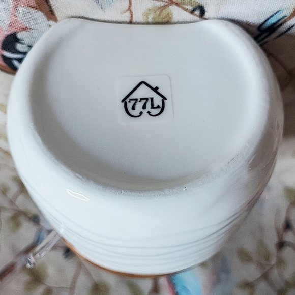 Salt Box Cellar White and Wood Textured Ceramic Pottery NEW NWOT - Picture 7 of 8